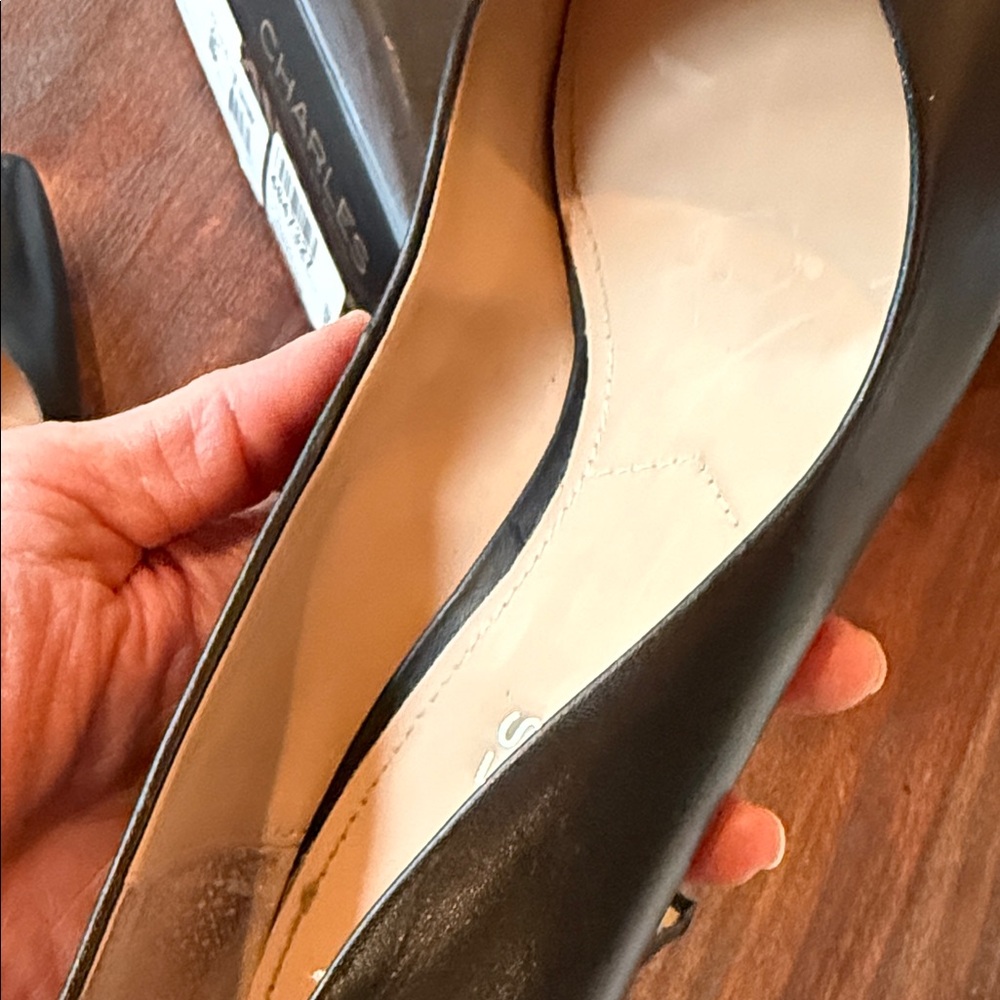 Charles David Lesslie Classic Black Leather Heels Size 9 - Picture 6 of 11